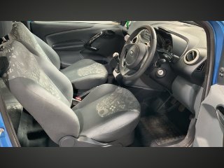 /photos/12209/52631d88-1523-f8aa-d003-e1ff6496e0a5_i320x240.jpg