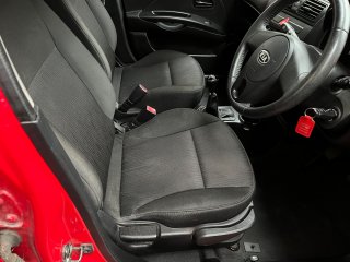 /photos/12209/803e43ea-211d-0796-8538-e3863f251d94_i320x240.jpg