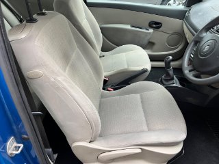 /photos/12209/bc7abf79-4dbb-462b-8c0d-ebbb5609ca90_i320x240.jpg